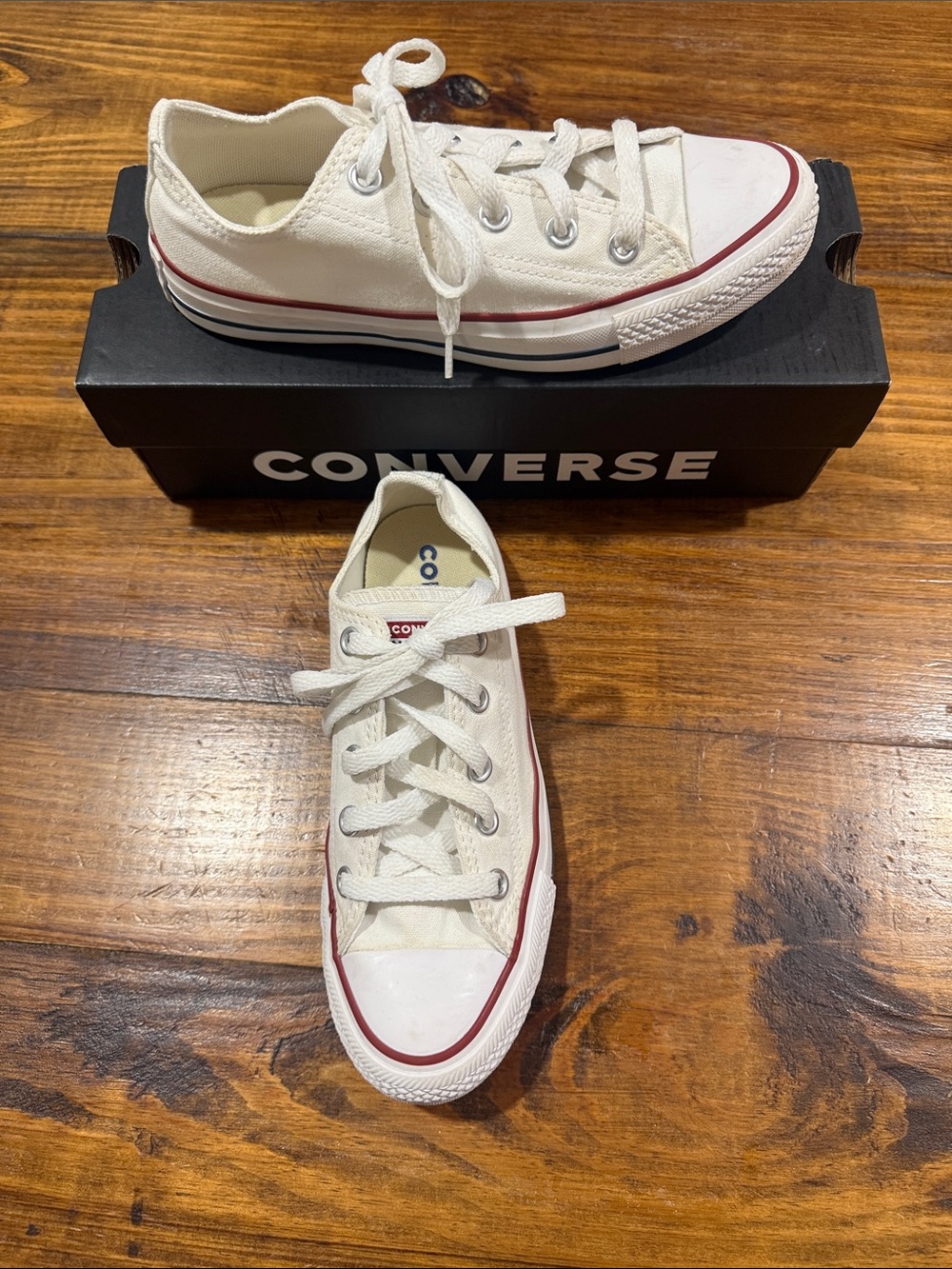Converse Women White Low Top Canvas Sneakers with Red Stripe